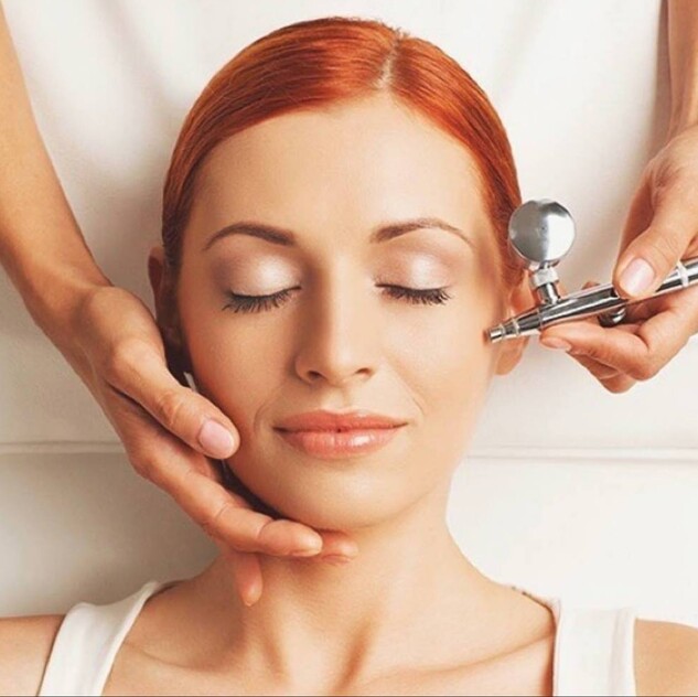 MAROOCHYDORE BEAUTY SALON. SELLING AT A MODEST WIWO BASIS - BE QUICK!