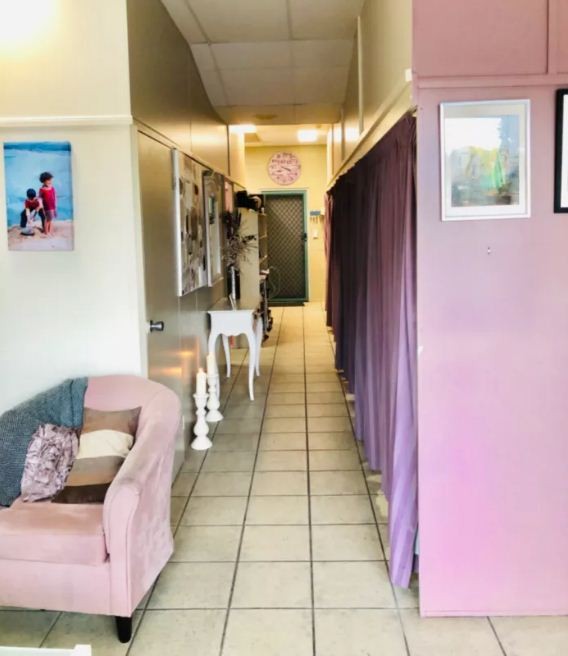 MAROOCHYDORE BEAUTY SALON. SELLING AT A MODEST WIWO BASIS - BE QUICK!