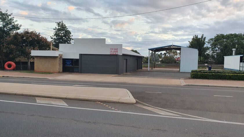 COMMERCIAL/INDUSTRIAL PROPERTY WITH WORKSHOP/OFFICE - MAIN COMMERCIAL STRIP
