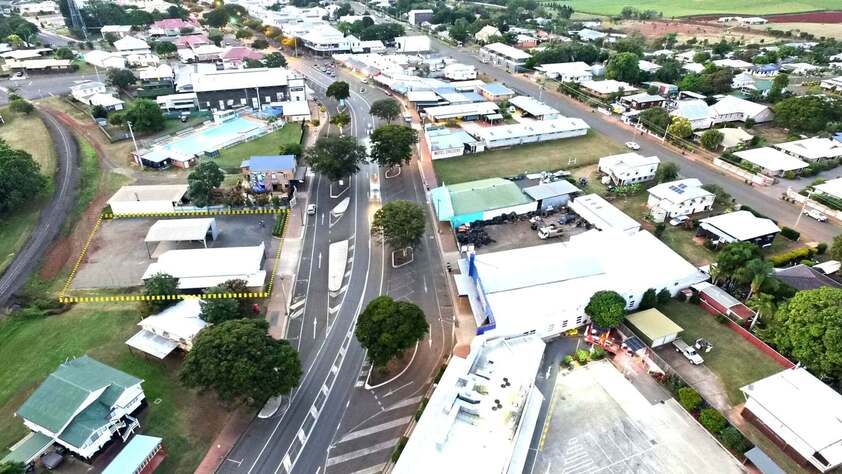 COMMERCIAL/INDUSTRIAL PROPERTY WITH WORKSHOP/OFFICE - MAIN COMMERCIAL STRIP