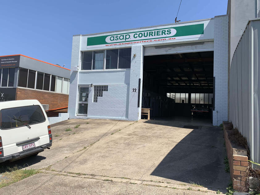 Office Warehouse just minutes to CBD and Motorway Tunnels