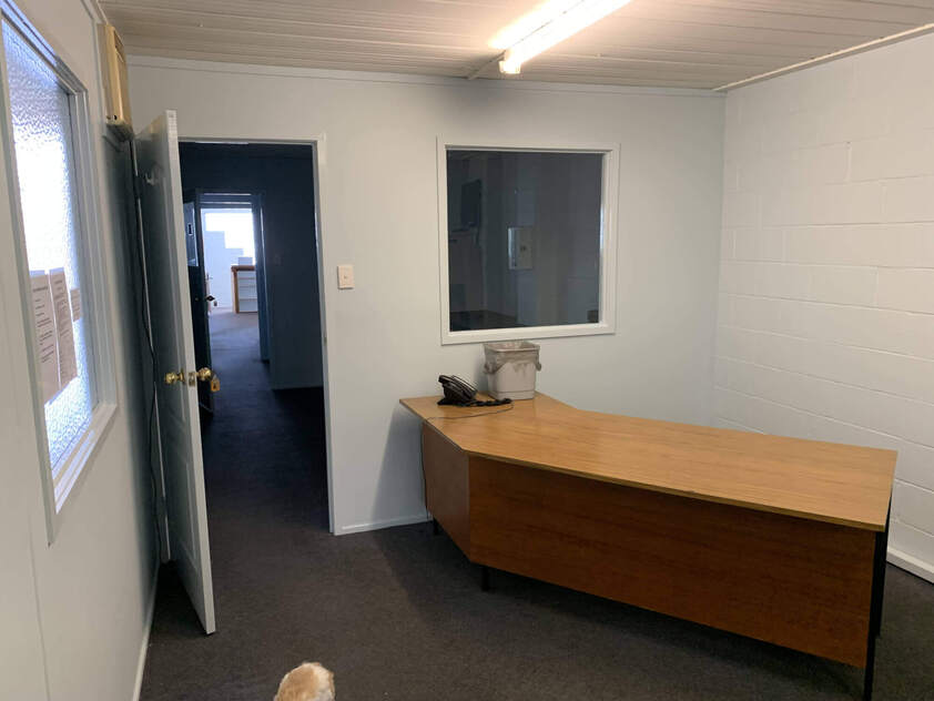Office Warehouse just minutes to CBD and Motorway Tunnels