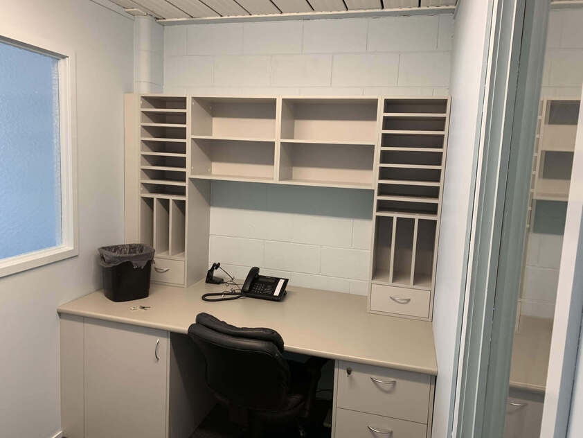 Office Warehouse just minutes to CBD and Motorway Tunnels