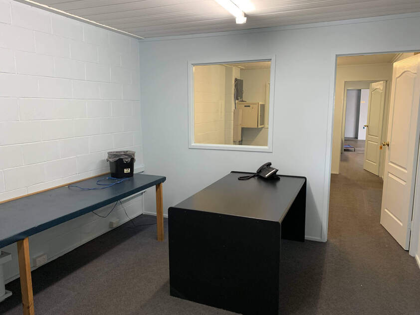 Office Warehouse just minutes to CBD and Motorway Tunnels