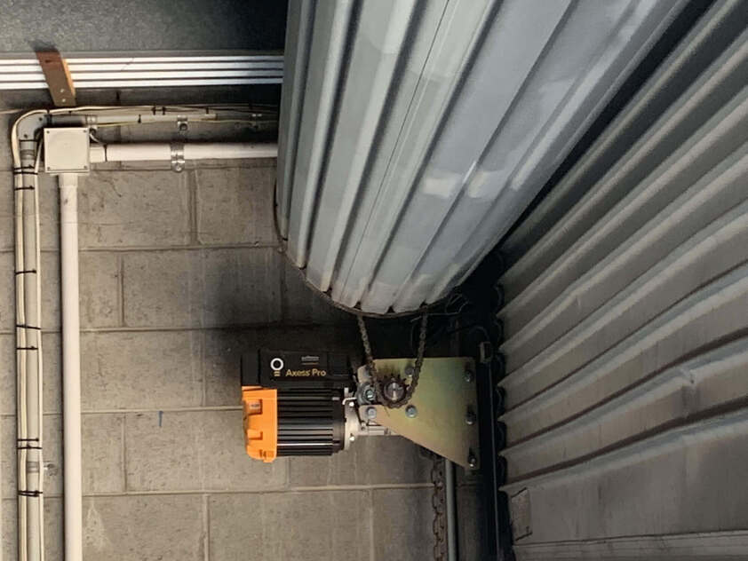 Office Warehouse just minutes to CBD and Motorway Tunnels