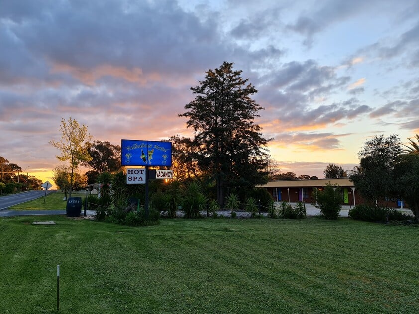 Under Offer WALKABOUT MOTEL - RUTHERGLEN - URGENT SALE - LEASEHOLD