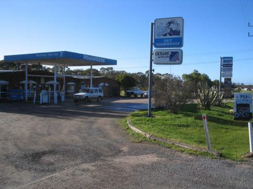 INGLEWOOD FUEL SHOP - WITH WORKSHOP - TAKEAWAY AND RESIDENCE