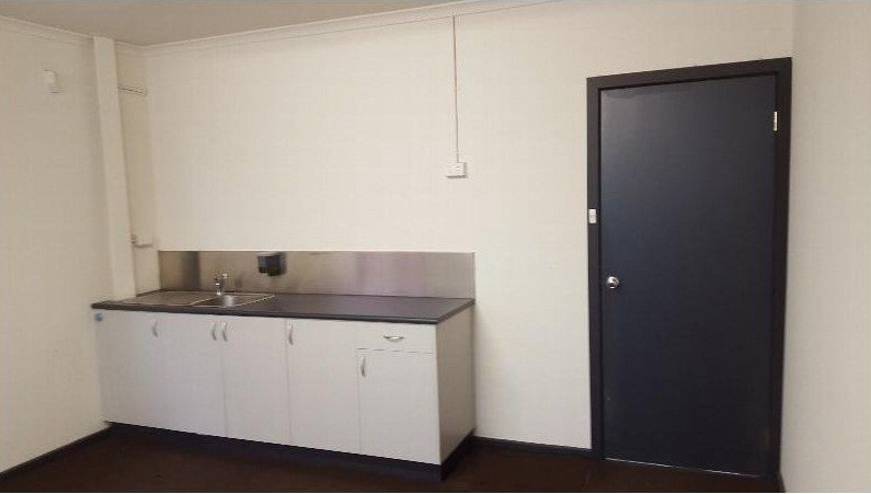 Great Warehouse with office - Suitable for many uses