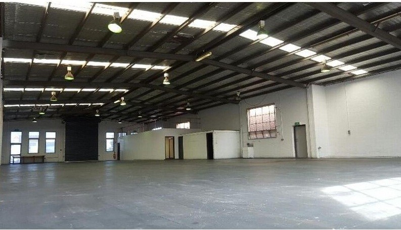 Great Warehouse with office - Suitable for many uses