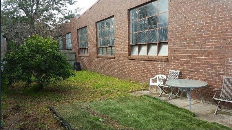 Great Warehouse with office - Suitable for many uses