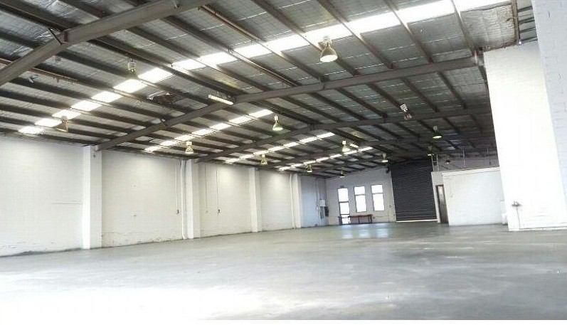 Great Warehouse with office - Suitable for many uses