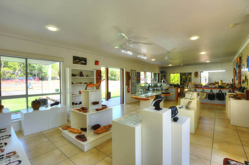 COMMERCIAL PROPERTY WITH SHOP / GALLERY / SHOWROOM AND RESIDENCE