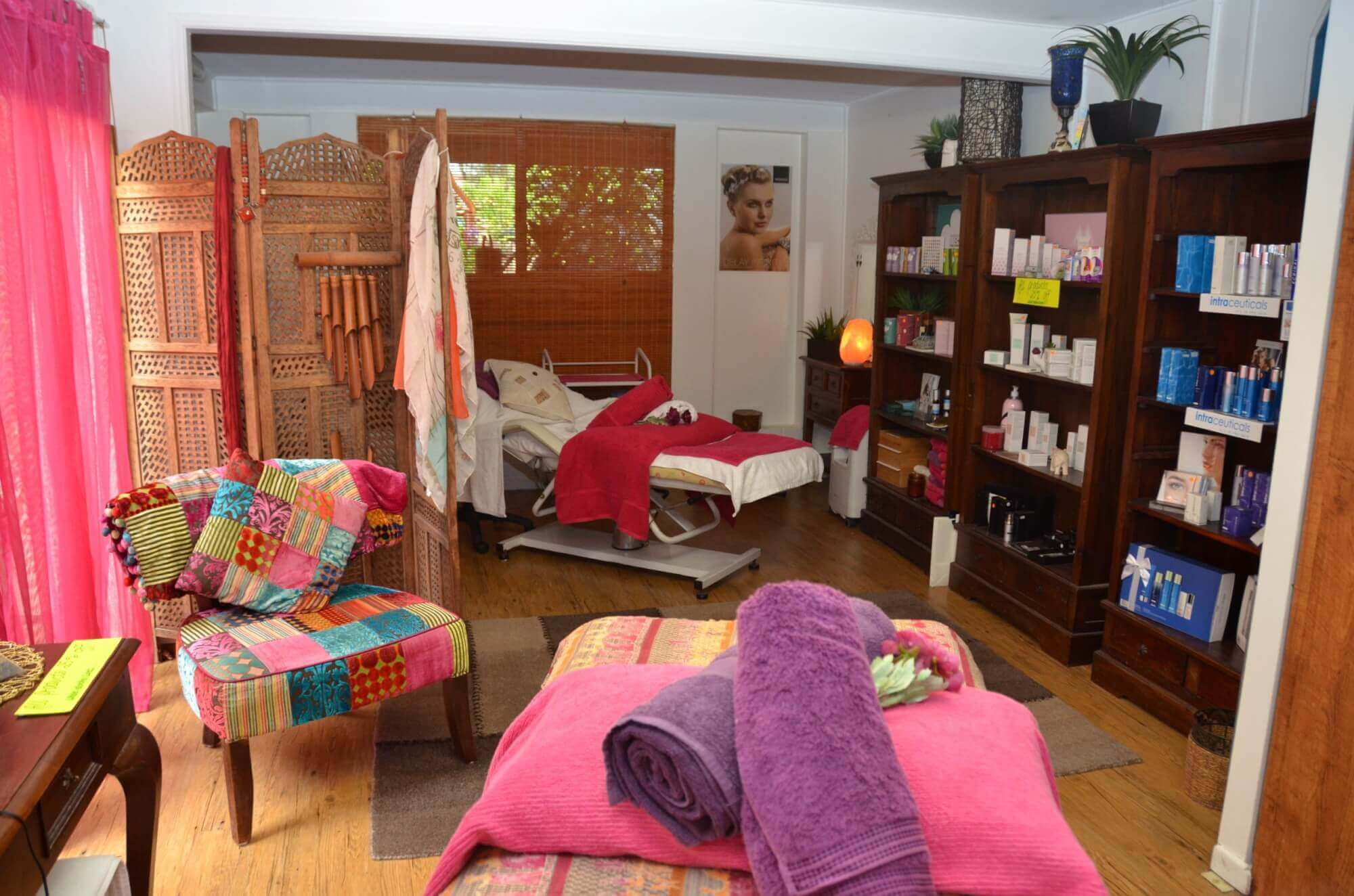 69 Bamboo Avenue Benowa QLD 4217 House for Rent