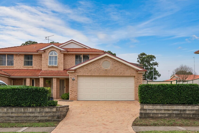 TORRENS TITLE DUPLEX/SEMI-DETACHED IN SOUGHT AFTER LOCATION!