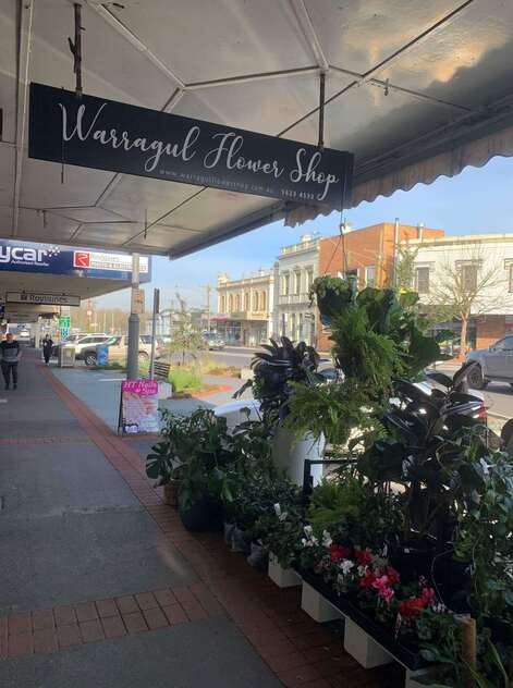 VERY BUSY WARRAGUL FLOWER SHOP NOW FOR SALE
