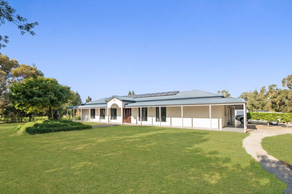 40 Airport Road Kerang VIC 3579 Acreage Semi rural for Sold owner