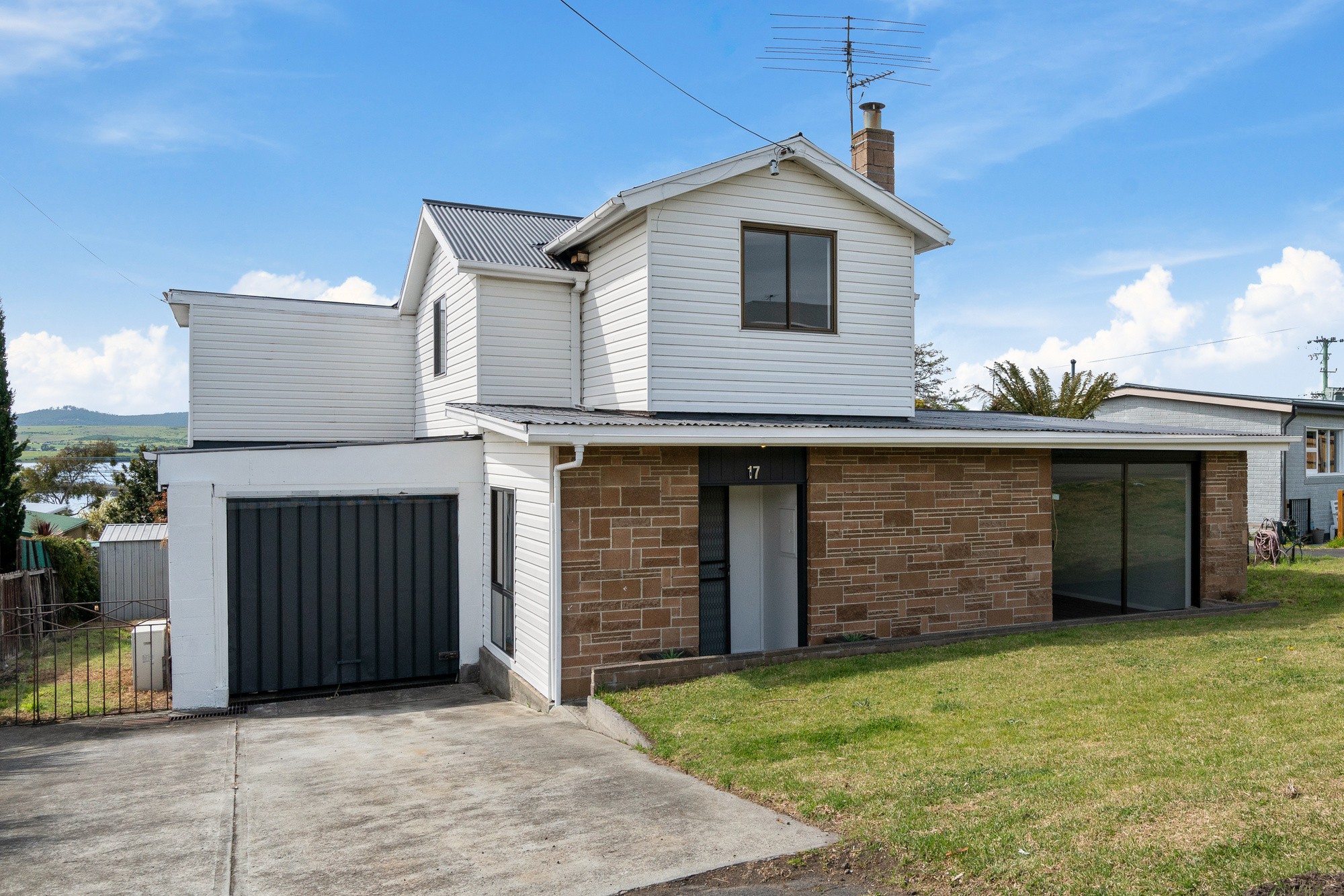 17 Third Avenue Midway Point TAS 7171 House for Sold