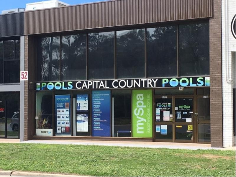 COMMERCIAL PROPERTY – 2 TITLES – TOTAL OF NEARLY 700M2 – PRIME HOSKINS STREET LOCATION - GOOD RETURNS