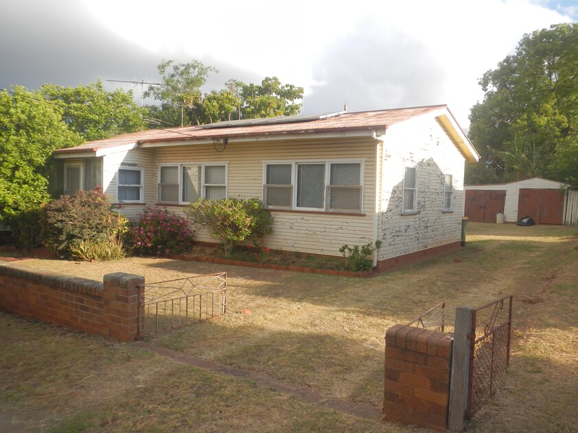 4 Henderson St Newtown QLD 4350 House for Sold