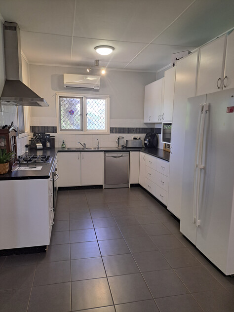 Karratha 3 x 1 House in Prime Location Close to CBD