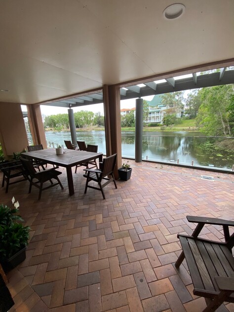 FULLY CONTAINED OFFICE BUILDING FOR LEASE. 65 SQM