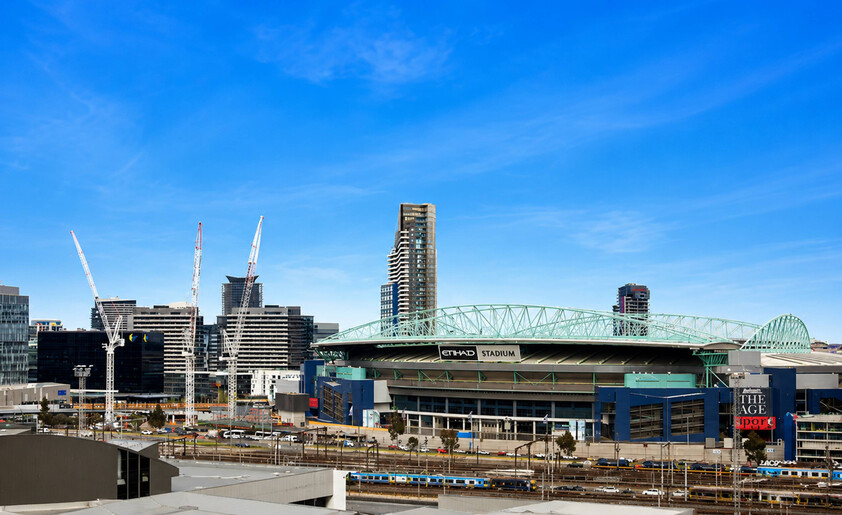 CROWN JEWEL OF HARBOUR VIEW APTS with 75sqm beautiful balcony over Marvel Stadium