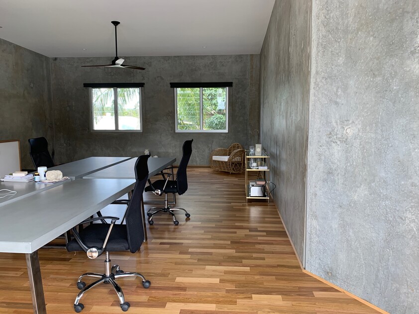 Office Space, Studio