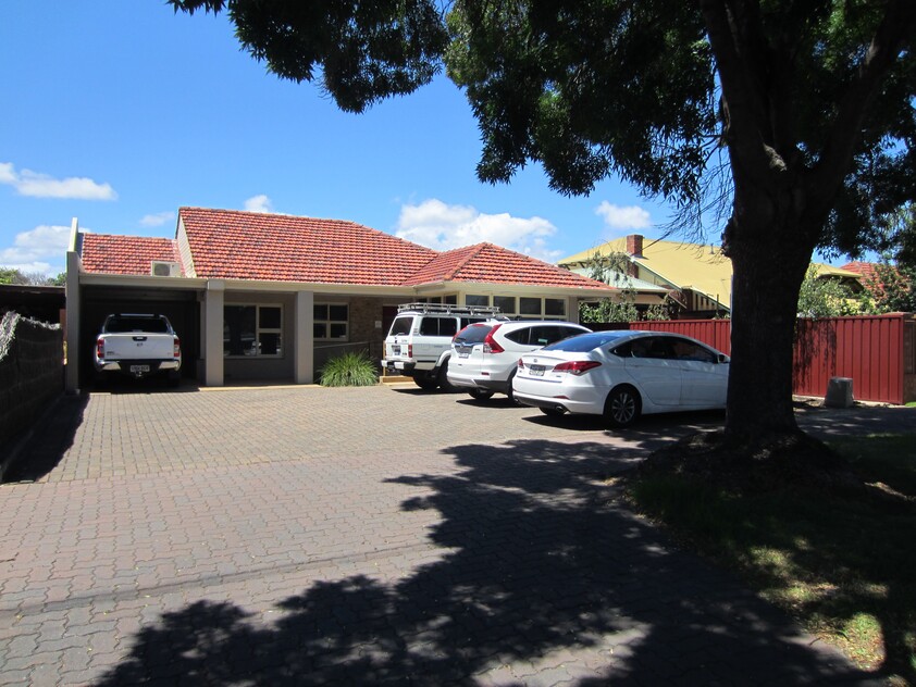 COMMERCIAL PROPERTY FOR LEASE – HIGHWAY EXPOSURE - IDEAL LOCATION
