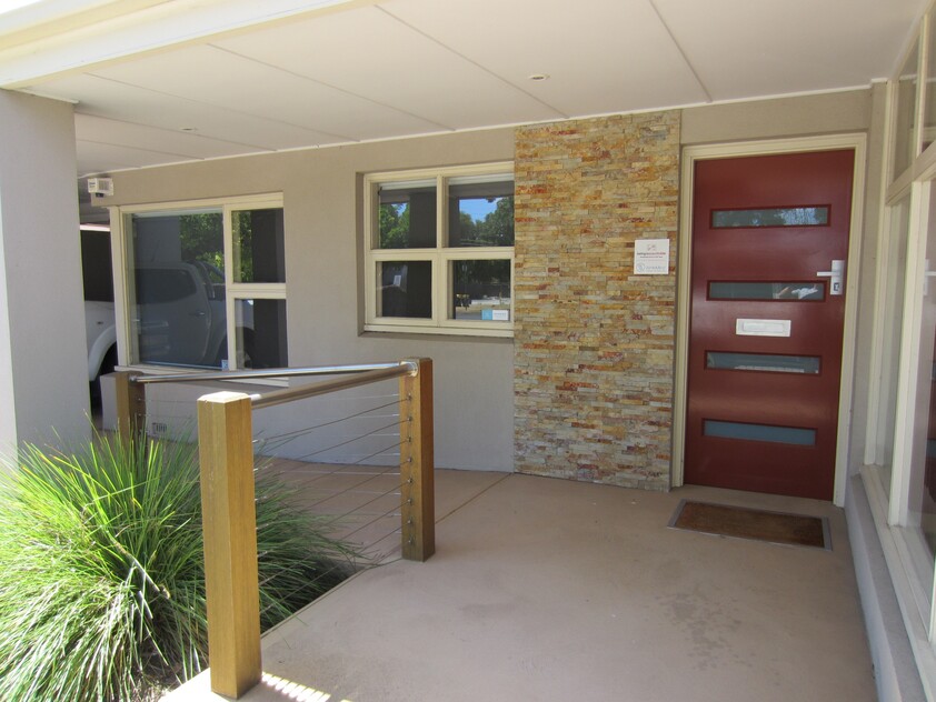 COMMERCIAL PROPERTY FOR LEASE – HIGHWAY EXPOSURE - IDEAL LOCATION