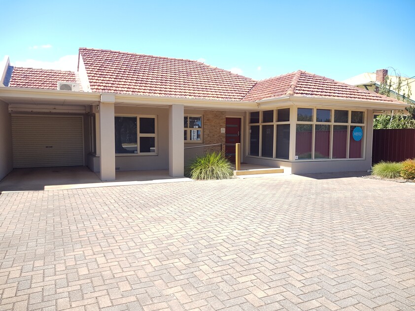 COMMERCIAL PROPERTY FOR LEASE – HIGHWAY EXPOSURE - IDEAL LOCATION