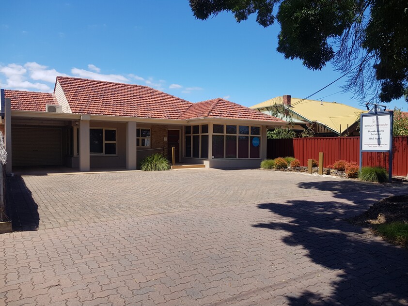 COMMERCIAL PROPERTY FOR LEASE – HIGHWAY EXPOSURE - IDEAL LOCATION