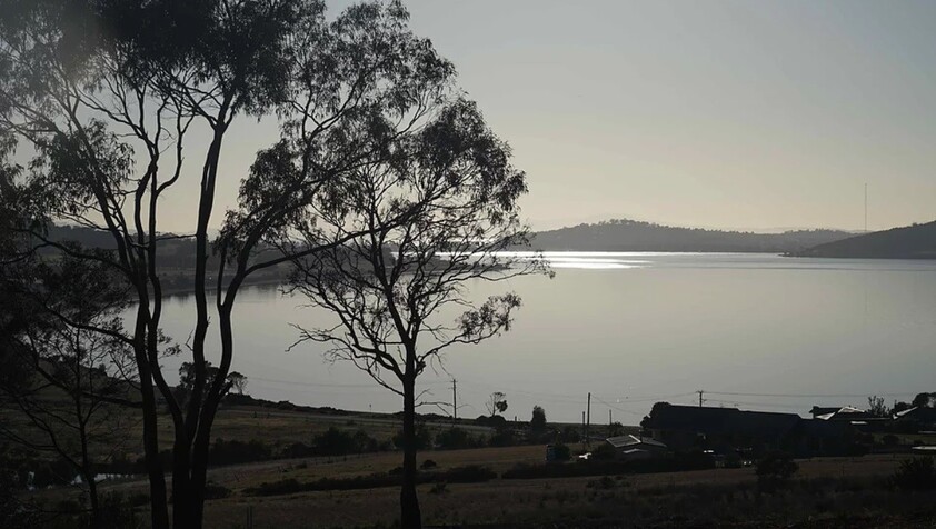 HUGE VACANT LAND - 2227M2 WITH STUNNING VIEWS OVER THE BAY. BUILD YOUR DREAM HOME IN 2021