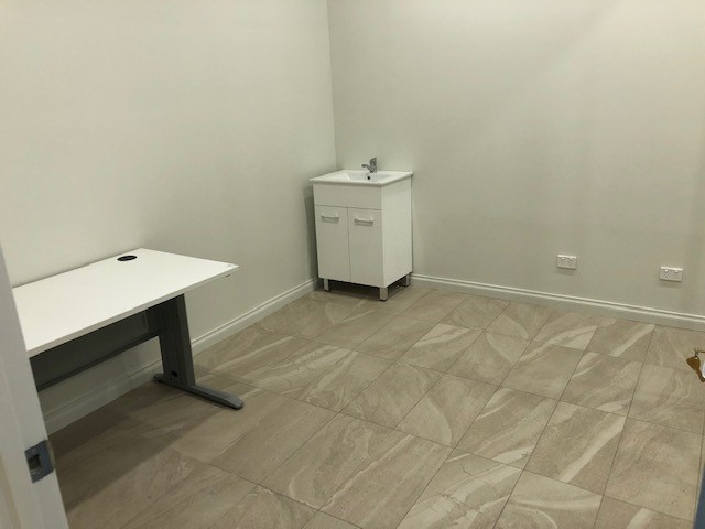 AFFORDABLE AND STUNNING LOCATION (Ideal for Medical Clinic,Council Approved)