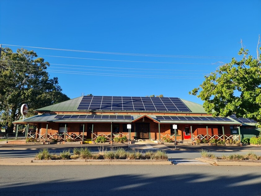COUNTRY HOTEL BUSINESS FOR SALE WITH 30 YEAR LEASE - (INCLUDES A 3 BEDROOM HOME)