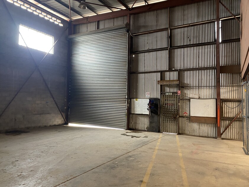 High Ceiling Shed with Office and Hardstand
