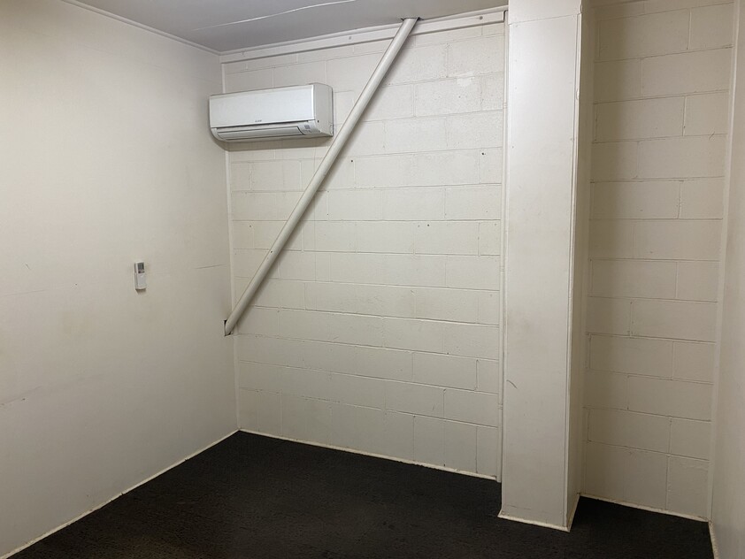 High Ceiling Shed with Office and Hardstand