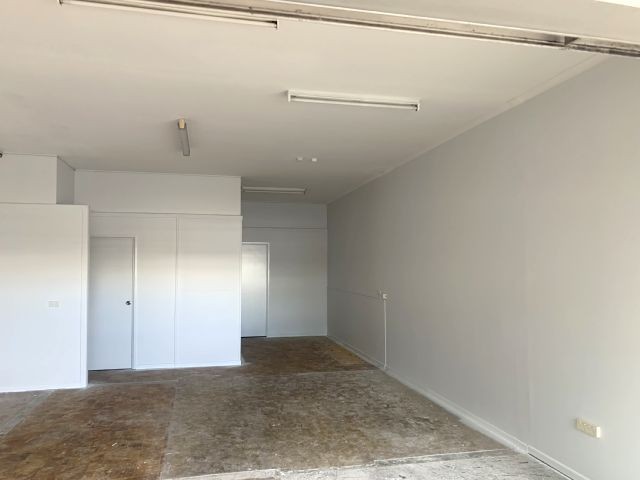 OFFICE 82 m2 - FOR LEASE (ALSO AVAILABLE FOR SALE)