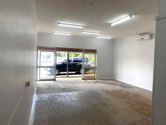 OFFICE 82 m2 - FOR LEASE (ALSO AVAILABLE FOR SALE)