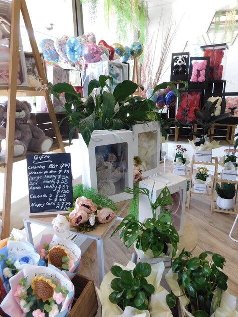 EXCELLENT FLORIST -PRICED TO SELL!!!!!!!