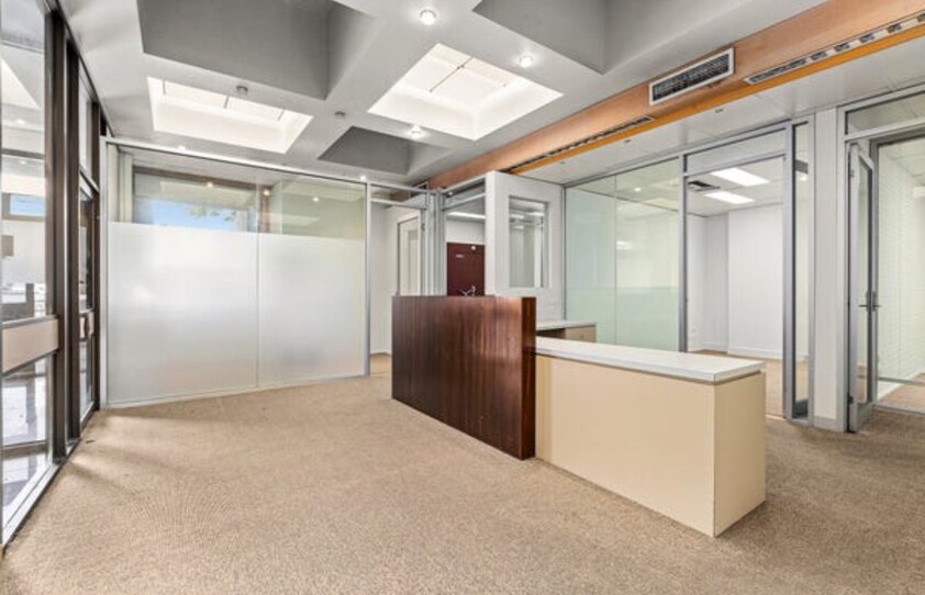 High Exposure Corner Office + Excellent Signage