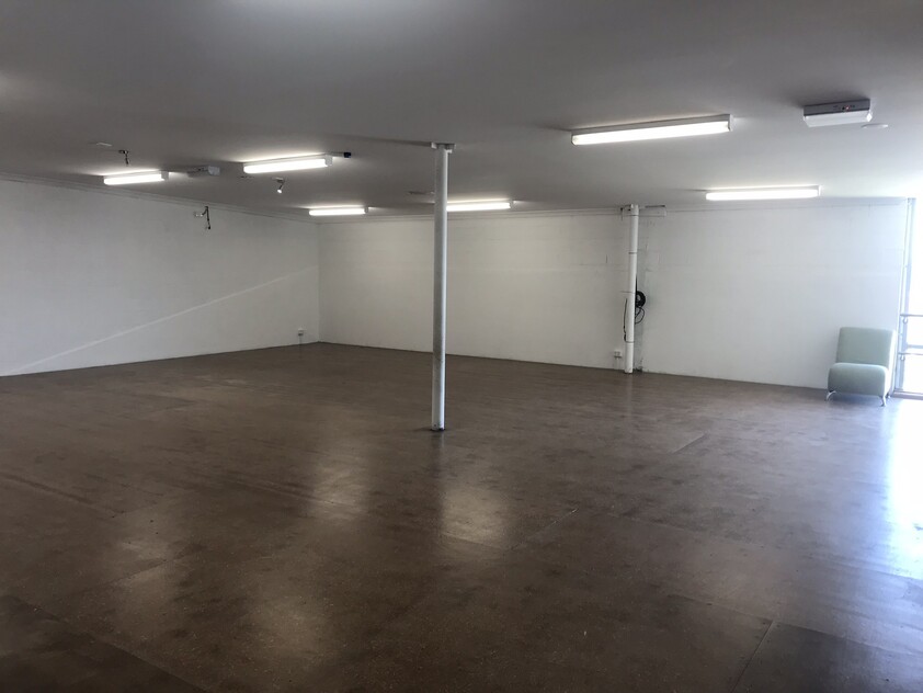 Commercial space - Prime Location. Access from Princes Fwy & Monash Hwy / Sth Gippsland Hwy.