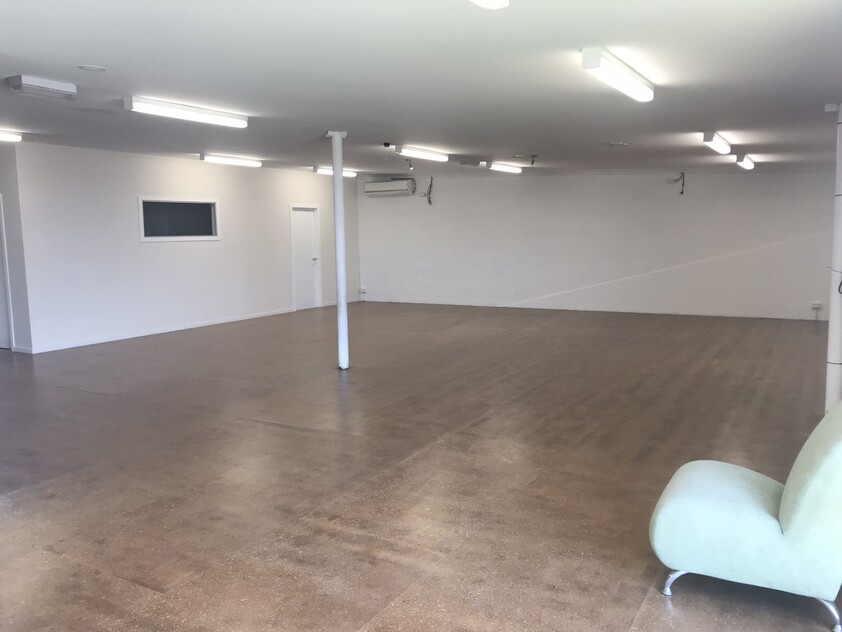 Commercial space - Prime Location. Access from Princes Fwy & Monash Hwy / Sth Gippsland Hwy.