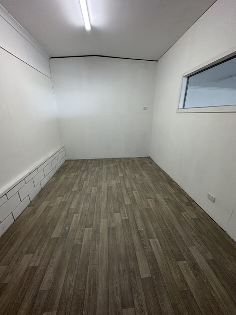 Commercial space - Prime Location. Access from Princes Fwy & Monash Hwy / Sth Gippsland Hwy.