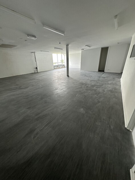 Commercial space - Prime Location. Access from Princes Fwy & Monash Hwy / Sth Gippsland Hwy.