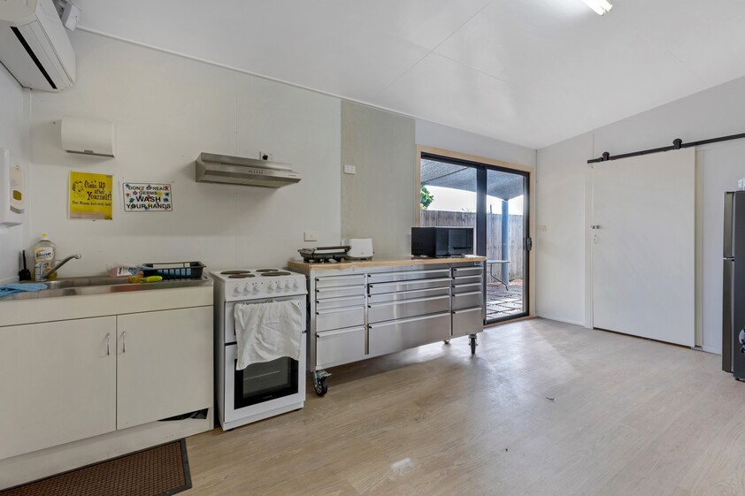 North Mackay Retail/Office and Workshop Space – Two Lettable Spaces