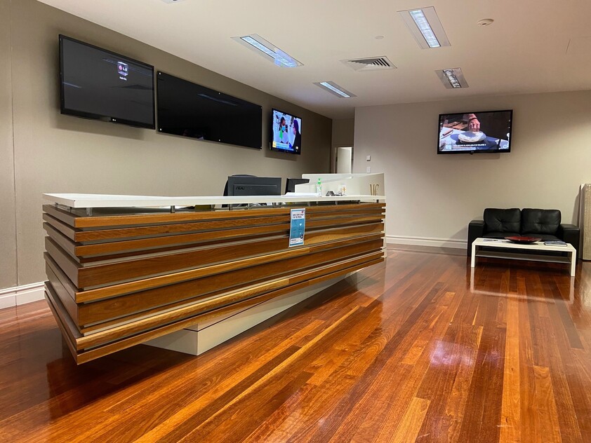 IMMACULATE PROFESSIONAL OFFICE AND WAREHOUSE SPACE FOR LEASE