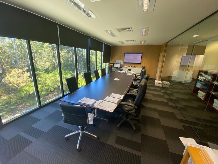 IMMACULATE PROFESSIONAL OFFICE AND WAREHOUSE SPACE FOR LEASE