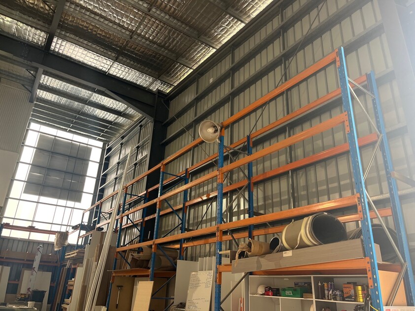 IMMACULATE PROFESSIONAL OFFICE AND WAREHOUSE SPACE FOR LEASE