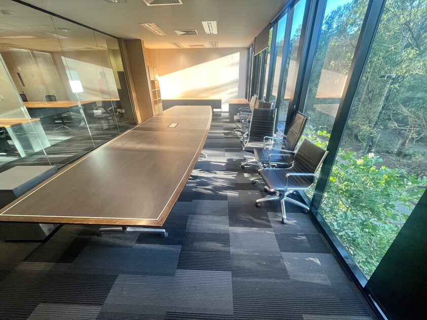 IMMACULATE PROFESSIONAL OFFICE AND WAREHOUSE SPACE FOR LEASE