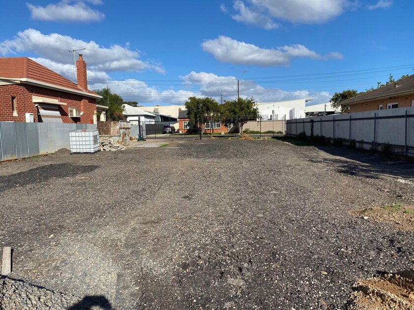 Hardstand Land / Yard